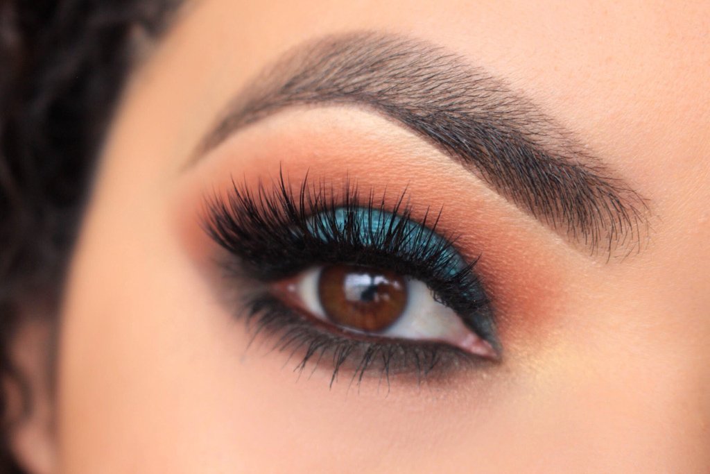 colorful lowe lash line